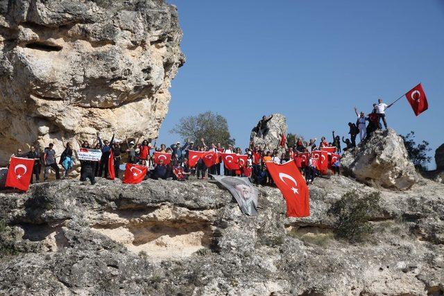 Nazillili doğaseverlerden Cumhuriyet yürüyüşü