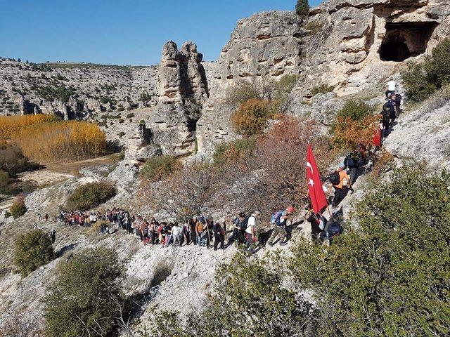 Nazillili doğaseverlerden Cumhuriyet yürüyüşü