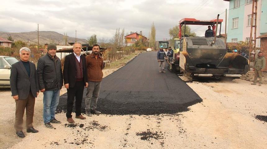 Başkan &Uuml;&ccedil;ok&rsquo;tan asfalt &ccedil;alışmalarına takip