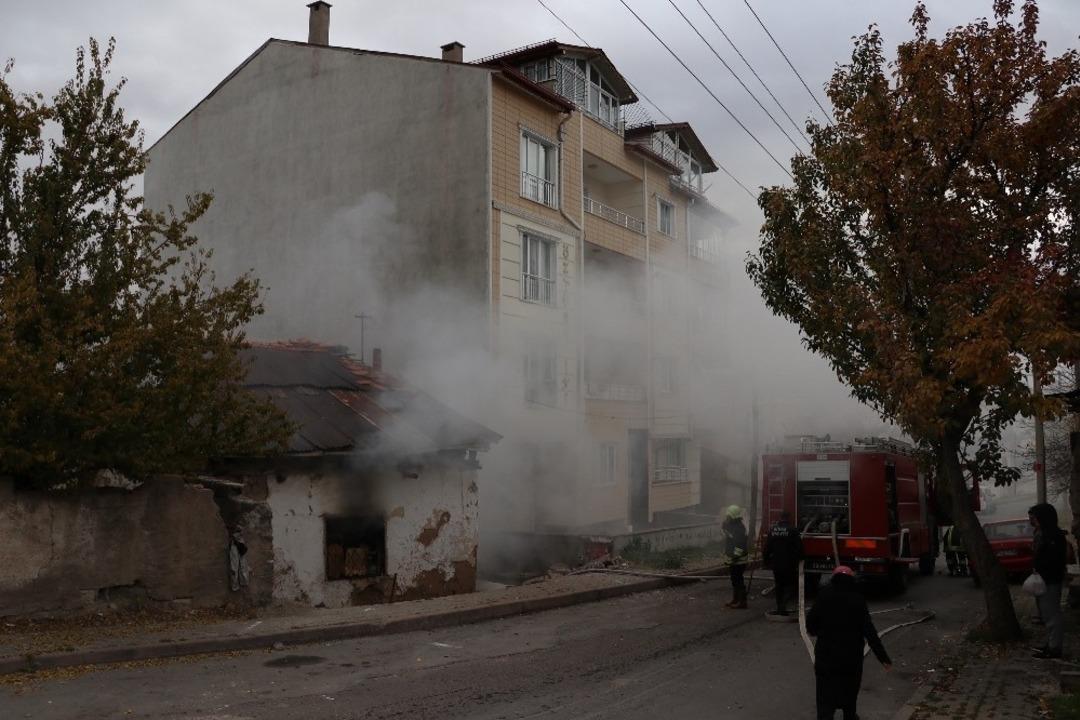 G&uuml;ne siren sesleriyle uyandılar