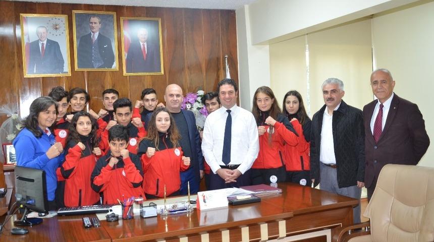 Adana&rsquo;dan 12 sporcu Muay Thai EMF Cup&rsquo;ta m&uuml;cadele edecek