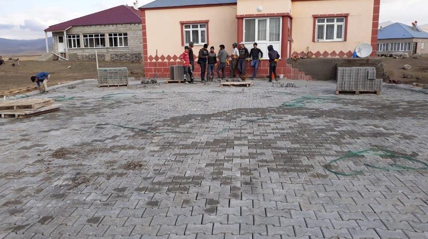 Çaldıran Belediyesinden mezralara modern yollar