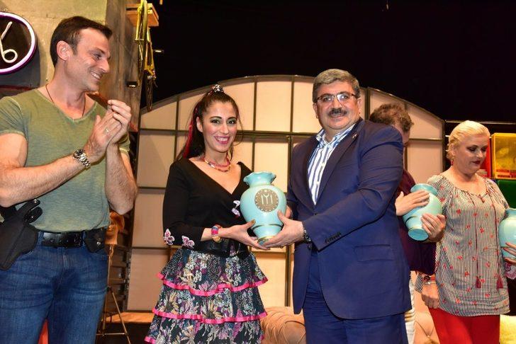 Guiness Rekorlar Kitabı’na giren ‘’Şen Makas’’ oyunu Bilecik’te de sahnelendi G5