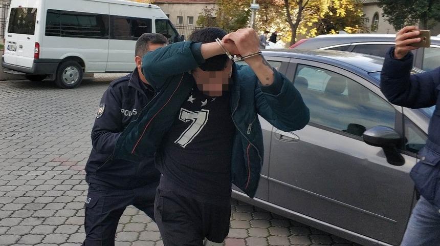 Babasını bı&ccedil;aklayan gen&ccedil; adliyeye sevk edildi