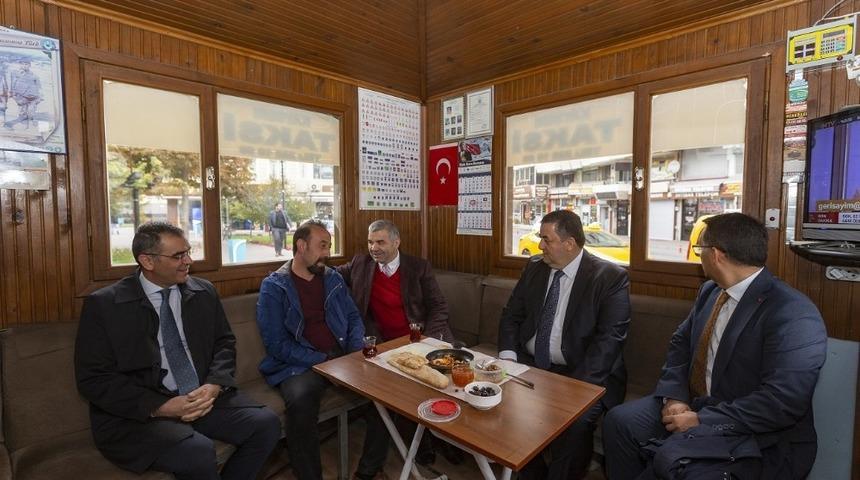 Başkan &Ccedil;elik taksici esnafıyla