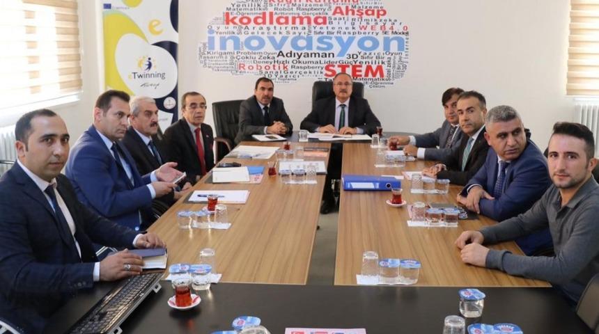 Milli eğitim m&uuml;d&uuml;rleri bir araya geldi