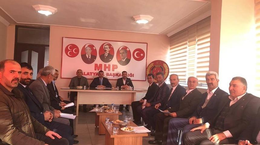 Avşar, il&ccedil;e başkanları ile istişare toplantısı yaptı