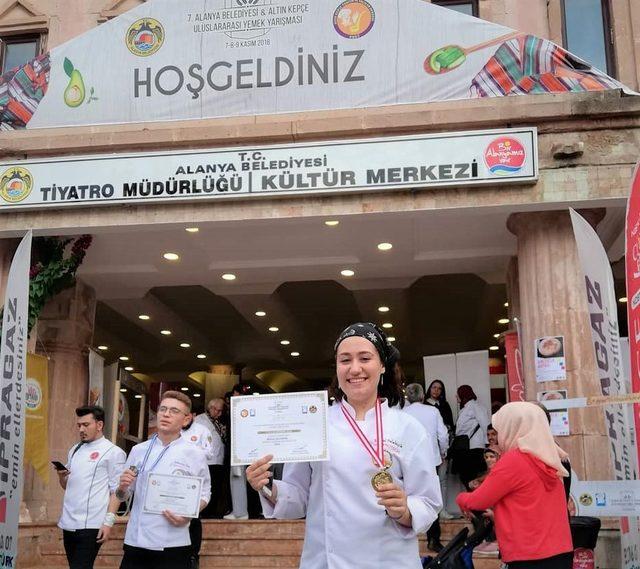 Trakya Üniversitesi Aşçılık Bölümü öğrencilerinin büyük başarısı