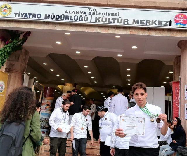 Trakya Üniversitesi Aşçılık Bölümü öğrencilerinin büyük başarısı