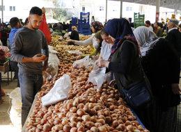 Esnaf, soğandaki fiyat artışını anlatamamaktan dertli