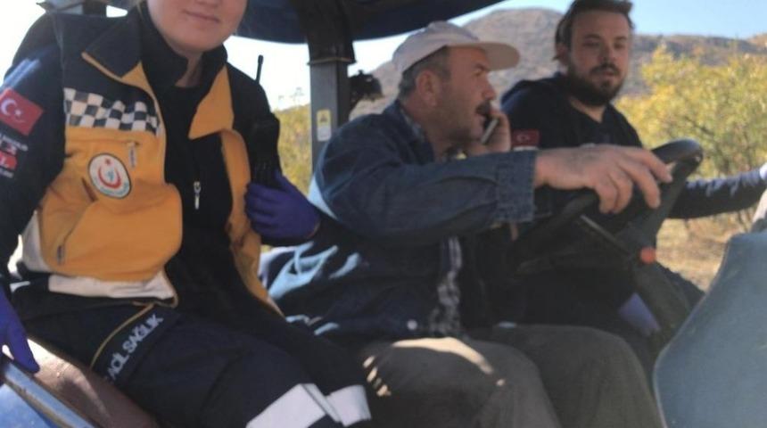 Yaralıya ulaşmak i&ccedil;in dağları tepeleri aştılar