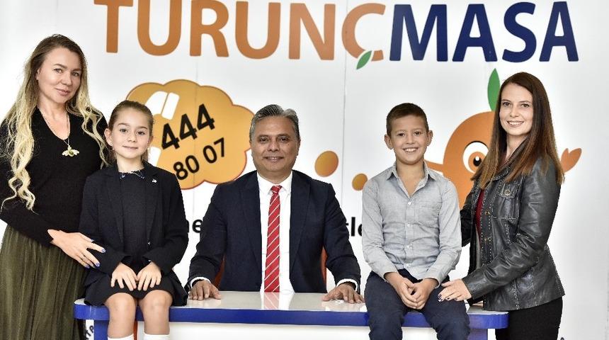 Randevusuz g&ouml;r&uuml;şmede minik dans&ccedil;ıların şovu