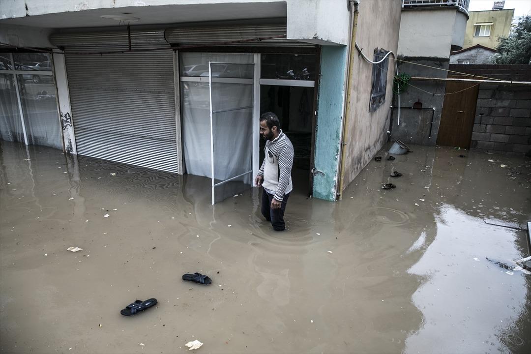 Hatay'da 200 ev sular altında kaldı!
