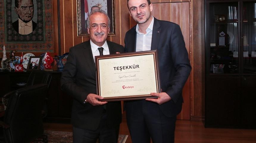 T&uuml;rkiye Gazetesi&rsquo;nden Rekt&ouml;r &Ccedil;omaklı&rsquo;ya ziyaret