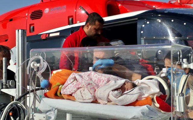 Yahşi Bebek, Helikopter Ambulansla Hayata Tutundu