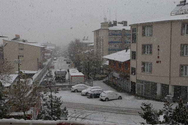 Varto&rsquo;da kar yağışı başladı 3