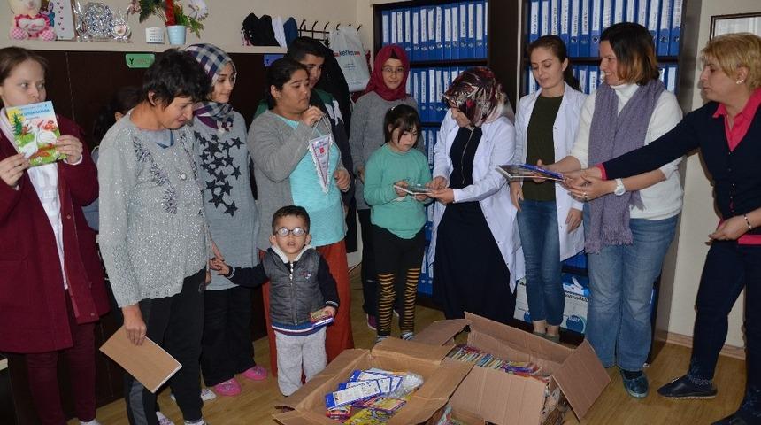 Darende&rsquo;de &ouml;ğrencilere kırtasiye yardımı