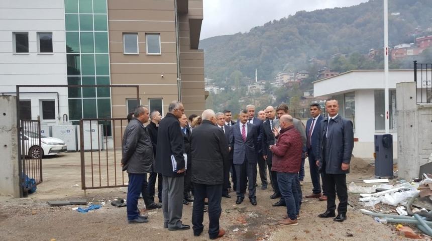 Vali Bektaş, 69 ambarlarındaki inşaatları inceledi