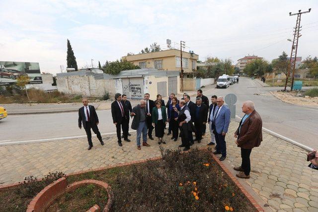 Şahin mahalle sakinlerini dinledi