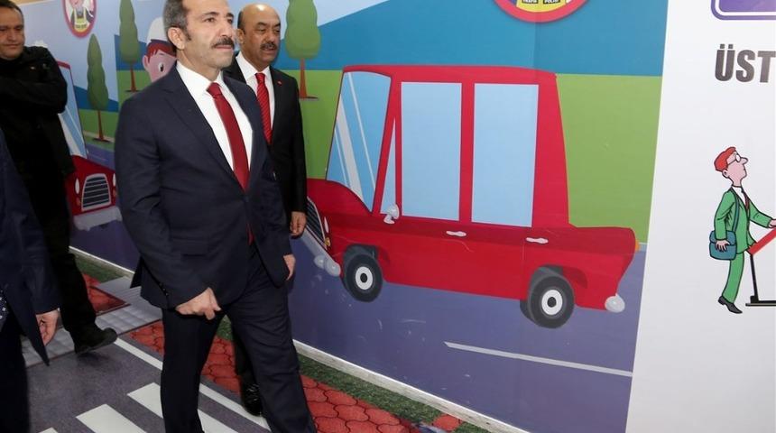 Aksaray&rsquo;da &ccedil;ocuklar i&ccedil;in trafik eğitimi koridoru oluşturuldu