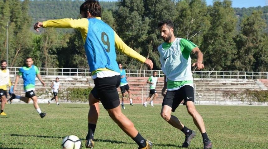 Lider Aliağaspor&rsquo;un hedefi galibiyetleri s&uuml;rd&uuml;rmek