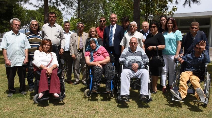 Başkan Kale; &ldquo;Hepimiz birer engelli adayıyız&rdquo;