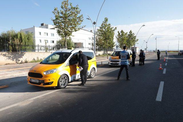 Ticari taksi denetimleri sürüyor