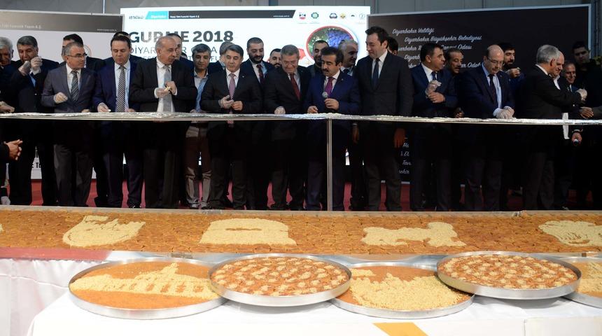 Gurme Fuarı'nın açılışında kurdele yerine peynir kesildi