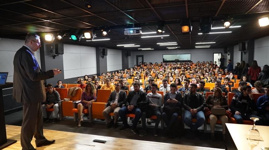 Kapadokya &Uuml;niversitesinde &lsquo;Hayallere Ulaşma&rsquo; s&ouml;yleşisi ger&ccedil;ekleştirildi