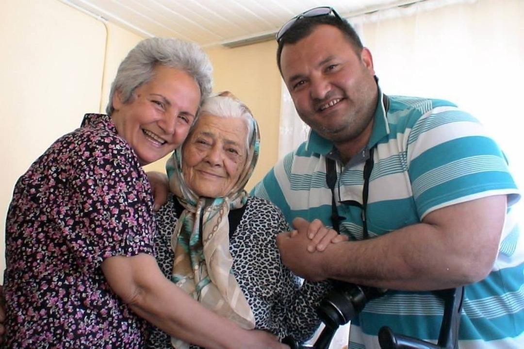 Ayvalık&rsquo;ta bir &ccedil;ınar daha devrildi