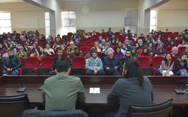 Karadenizli şarkıcı Selçuk Balcı, OMÜ’lü gençlerle söyleşti