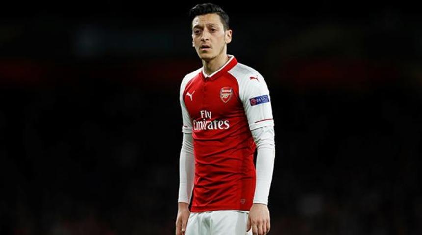 Mesut Özil "güvenlik" gerekçesiyle kadro dışı 