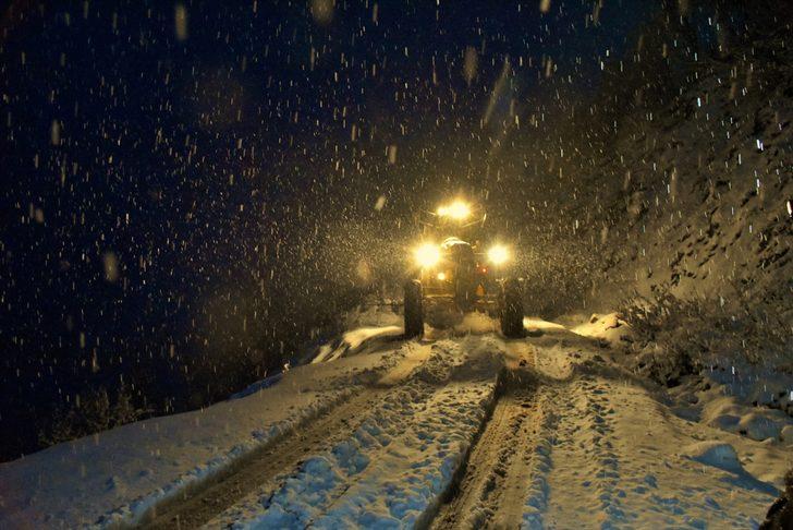 Kar esareti başladı! Köy yolları ulaşıma kapandı G4
