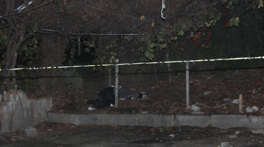 Köprünün kenarında sır olay! Görür görmez polisi aradılar! 