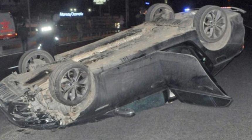 Kaza yapınca korkup kaçtı! Aracı yolun ortasında bu halde kaldı