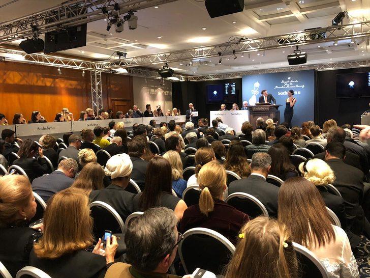 Son Fransız Kraliçesi Marie Antoinette'in "inci ve elmas" kolyesi için rekor fiyat! G4