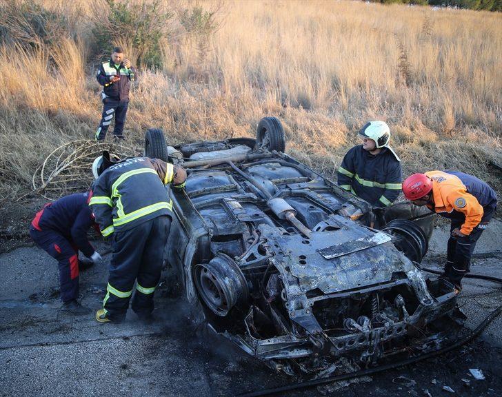 Adana'da yanan otomobilde faciadan dönüldü G4