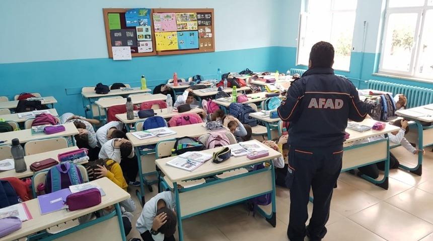 AFAD’dan öğretmen ve öğrencilere afet eğitimi