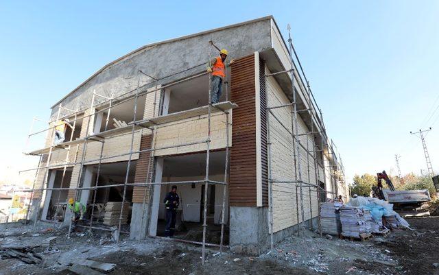 Vali Zorluoğlu, Sakatat&ccedil;ılar &Ccedil;arşısında incelemelerde bulundu 2