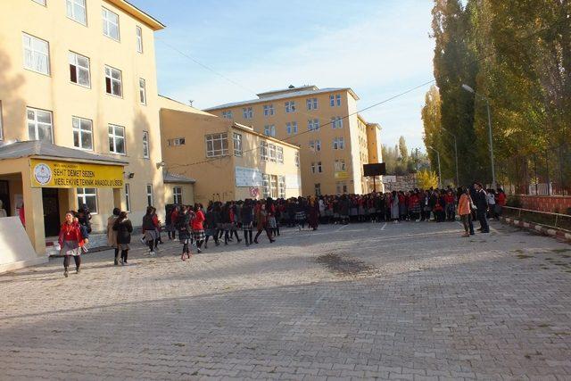 Malazgirtli öğrencilere temel afet bilinci eğitimi