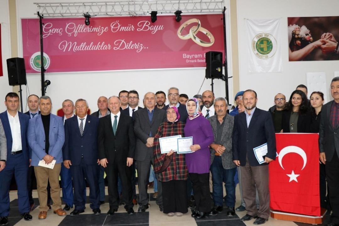 Fındık eğitimi alan &ccedil;ift&ccedil;ilere sertifikaları verildi