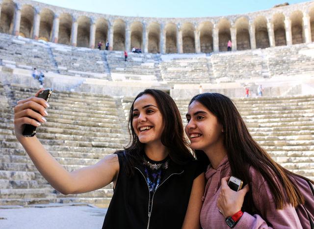Aspendos Tiyatrosu, ziyaretçilerin gözdesi 3