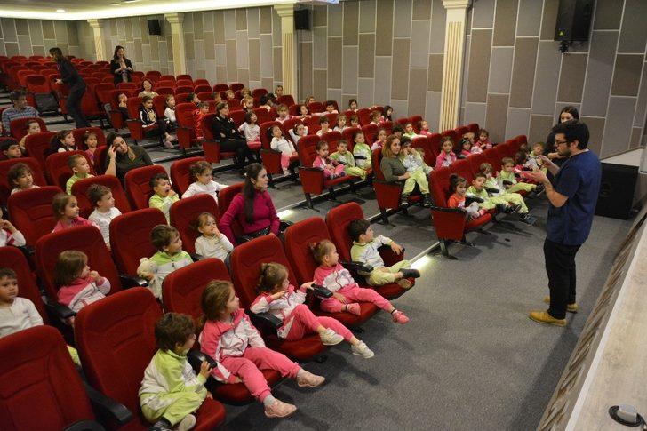 Minik öğrencilere diş sağlığı semineri G1