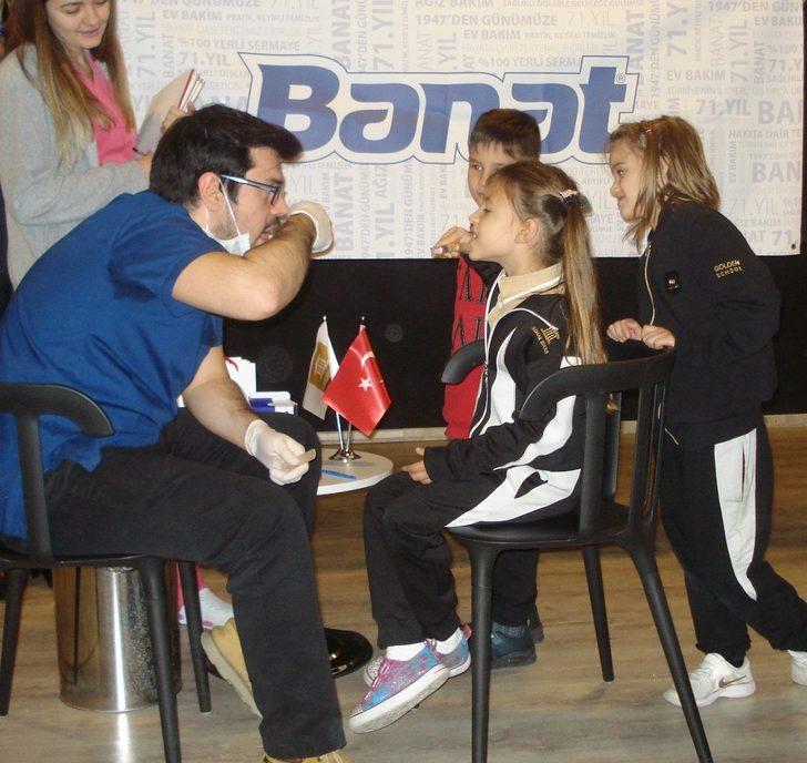 Minik öğrencilere diş sağlığı semineri G5