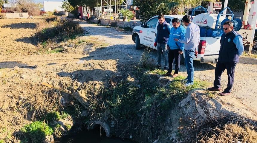 Haşereyle d&ouml;rt mevsim m&uuml;cadele