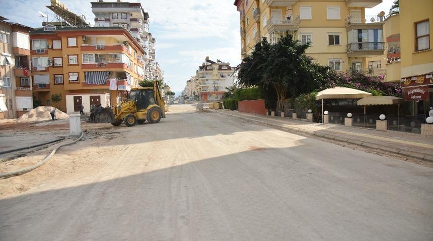 Alanya&rsquo;nın caddeleri yenileniyor