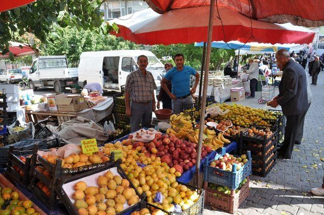 Tezgahlarda güz meyvesi bolluğu