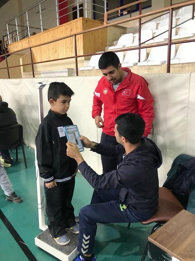 Pazarcık’ta bin 40 öğrenci sportif yetenek taramasından geçti