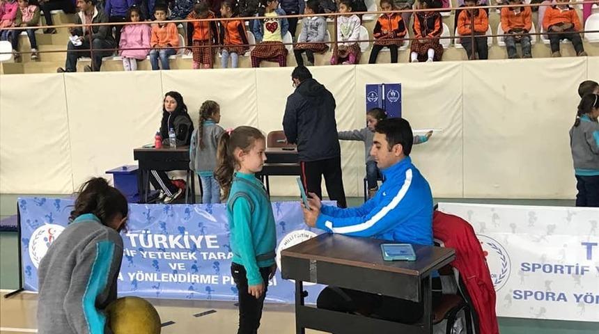 Pazarcık&rsquo;ta bin 40 &ouml;ğrenci sportif yetenek taramasından ge&ccedil;ti