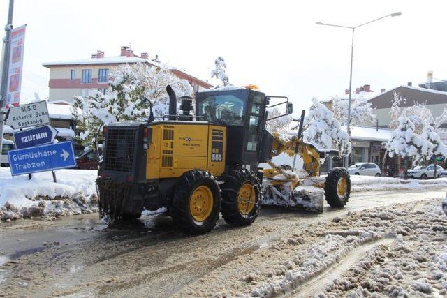 Bayburt’ta kar mesaisi